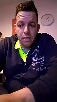 Knuffelstaaff123 on StripChat