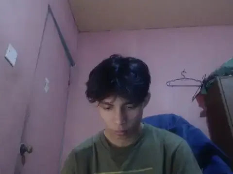 Kyoshi_19 from StripChat