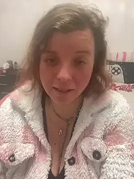 Laura-Loveyou from StripChat