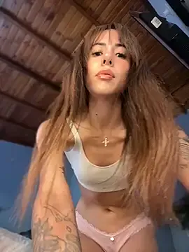 The unforgettable Lauravasquez - slutty free live sex cam model ready to peak lauravasquez from StripChat