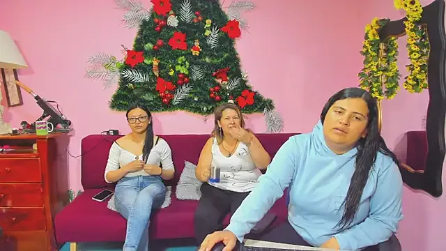 lesbiancuple from StripChat