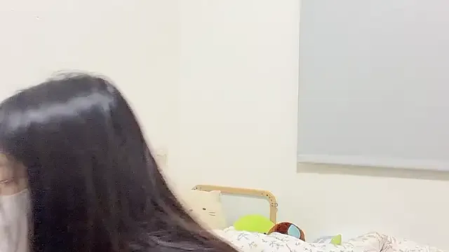 LHeart from StripChat