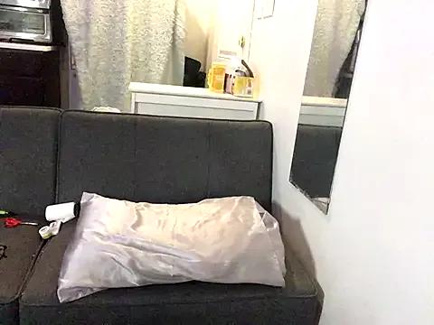 Amazing littyleesh1 from StripChat littyleesh1 from StripChat