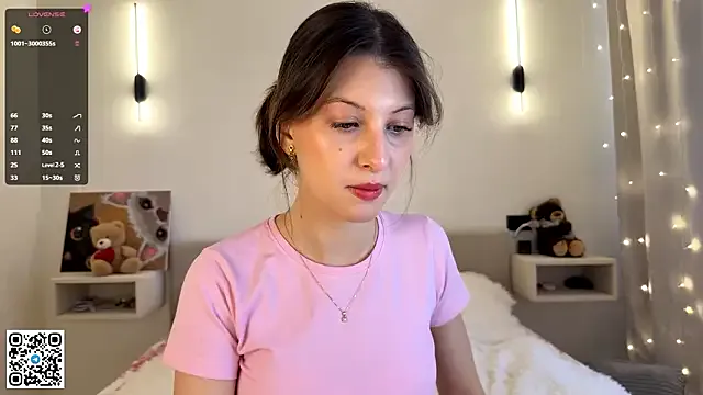 LouiseChavez from StripChat