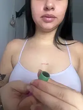 lucy_grey25 from StripChat