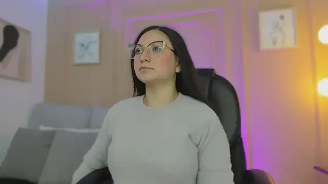 lucy_neil from StripChat