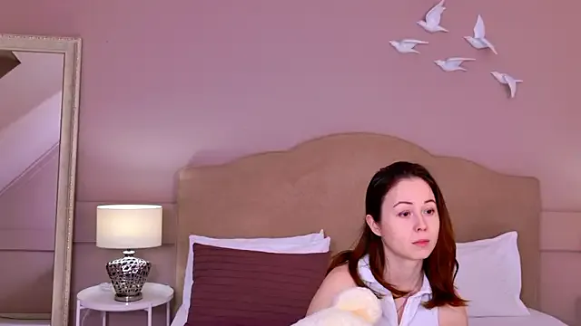 LucyHariss from StripChat