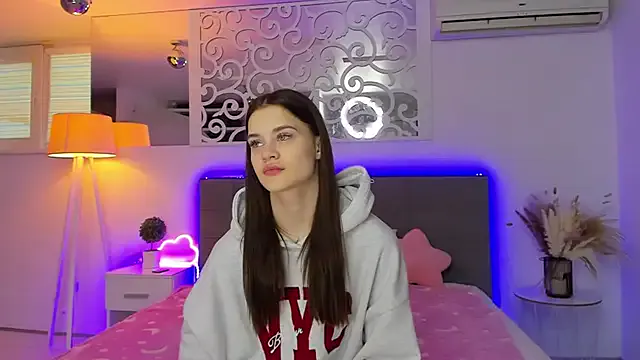 LuisaClover from StripChat