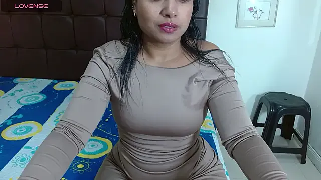 Luna_Fyre from StripChat
