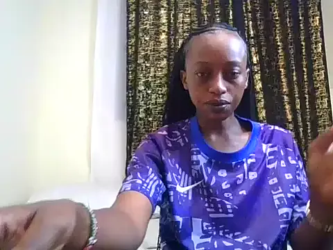 LunaPetal from StripChat