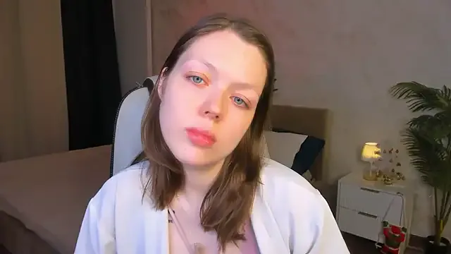 Lunar_Lily from StripChat