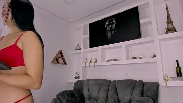 LunaVera21 from StripChat