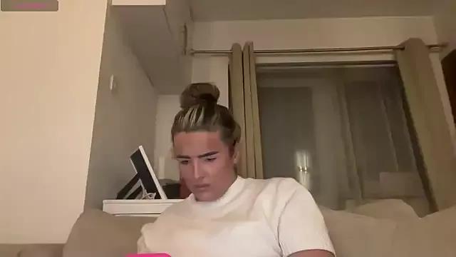 Masturbate to StripChat's Maisiesmithx maisiesmithx from StripChat