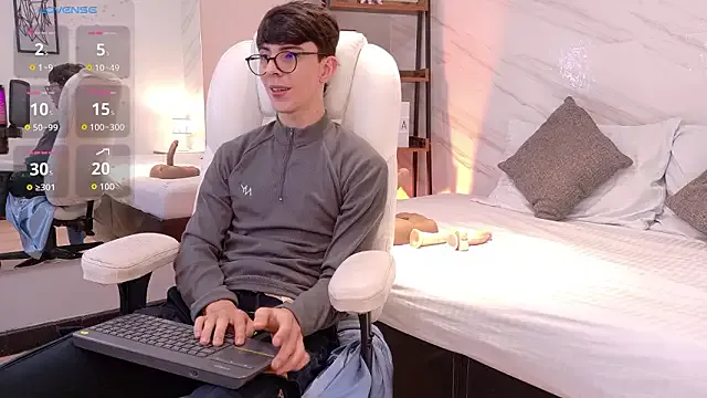 mathias_saenz from StripChat