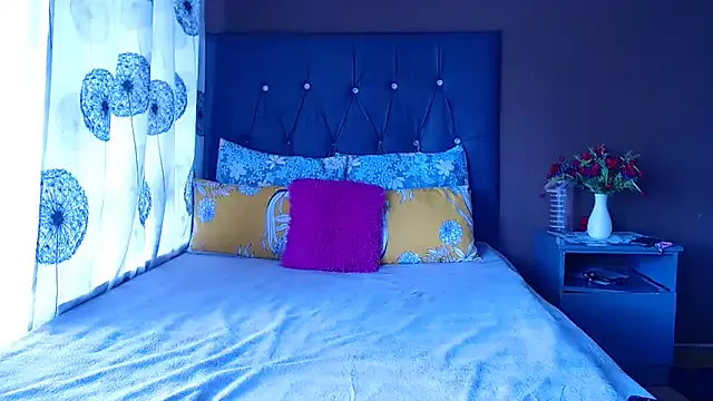 MelaninBear from StripChat