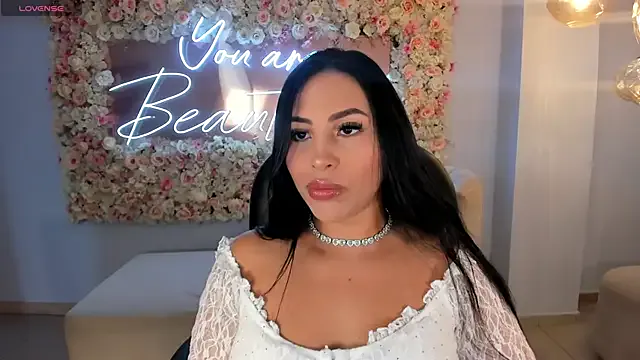 MiaRoberts1 from StripChat