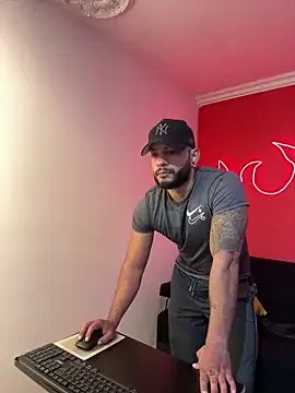 Mike_savage3 from StripChat