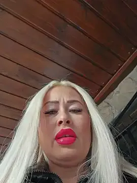 MILFBARBY from StripChat