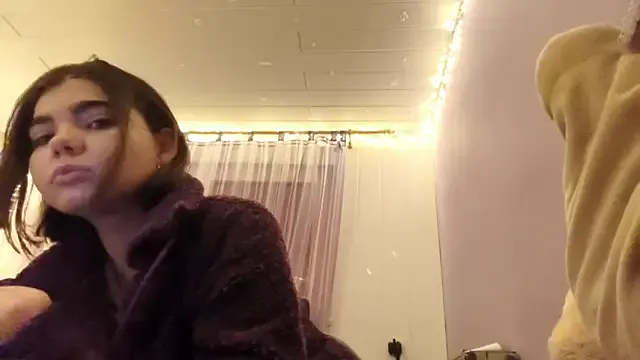 Mona_Slearys from StripChat