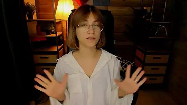 Moon13152 from StripChat