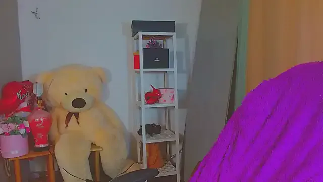 moonmaaiden from StripChat