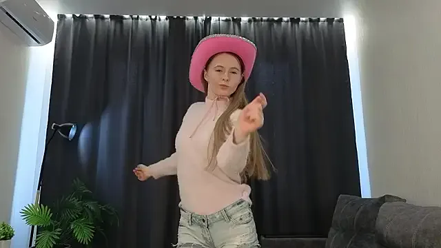 MoranaBetony from StripChat