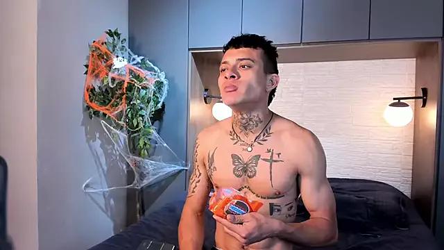 Watch StripChat's MrJustin_ MrJustin_ from StripChat