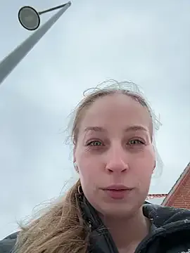 Curious Mrs_Mr_007 undressing and peaking with their intimate vibrating toys Mrs_Mr_007 from StripChat