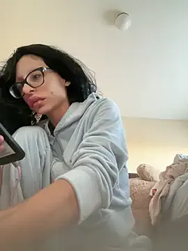 Discover Myloveforyouu, she wants to masturbate for you myloveforyouu from StripChat