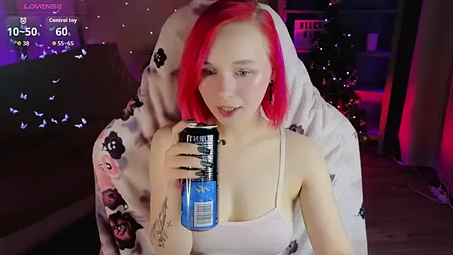 NaomiYoru from StripChat