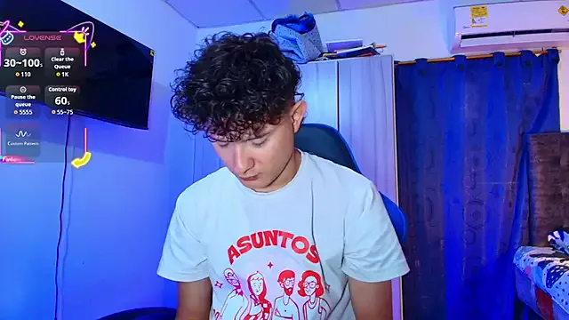 Nathan_Bluee from StripChat