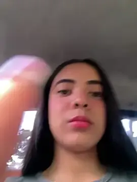 NAUGHTY_LITTLE_18 from StripChat