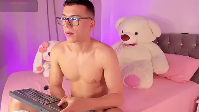 Nicksantoss from StripChat