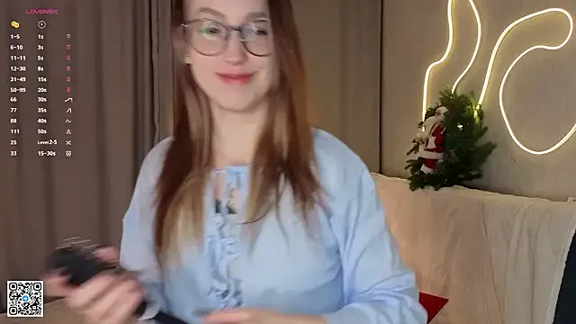 NicolaHulse from StripChat