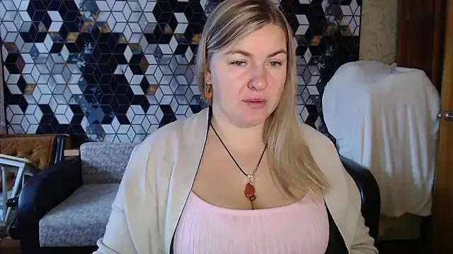 NikaSkylink from StripChat