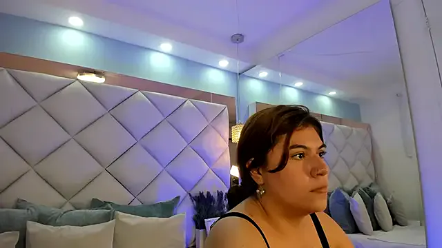 nora_zap from StripChat