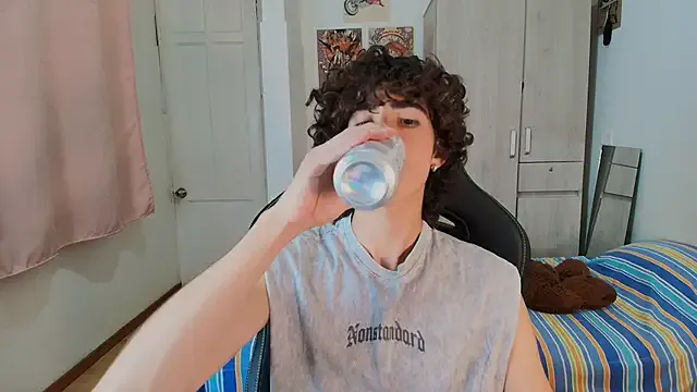 Nude_Boy18 from StripChat