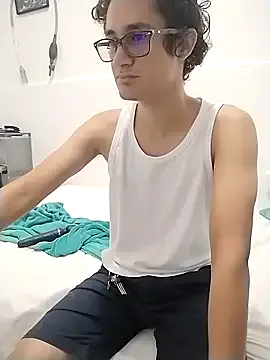 Bicurious sexiness: OnlyCoral gets exposed while rubbing her cherry on camera OnlyCoral from StripChat