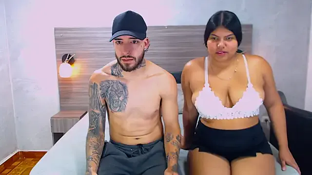 The phenomenal Paulina_And_Tayron - naked webcamwhore ready to orgasm Paulina_And_Tayron from StripChat