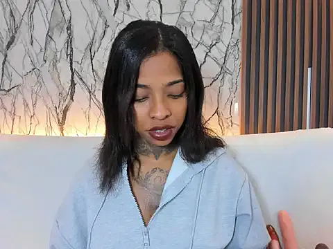 Pauline_Fox from StripChat