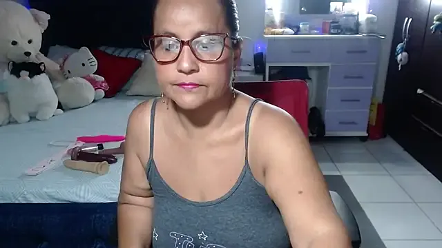 pervert_mommy_ from StripChat