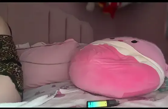 Pinkiepieexo from StripChat