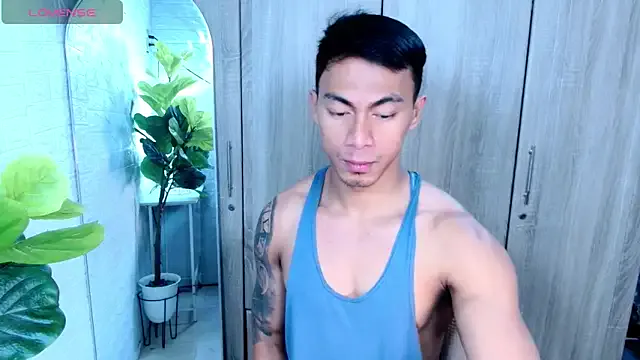 PinooyMilker from StripChat