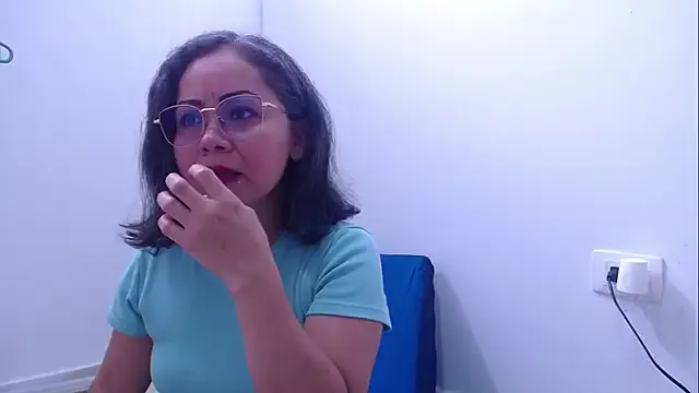 playfullpaulina from StripChat