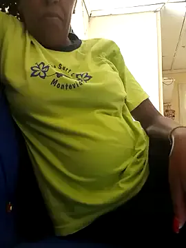 precioussgoldd from StripChat