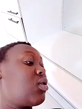 Prettyvillah_ from StripChat