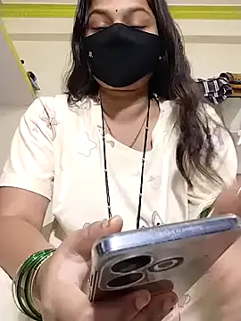 Priyanka_30 from StripChat