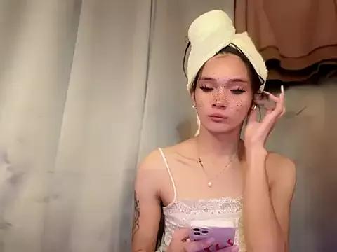 Checkout 23 years old queen_lucinda from StripChat queen_lucinda from StripChat