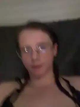 Join 23 years old raen001 from StripChat raen001 from StripChat