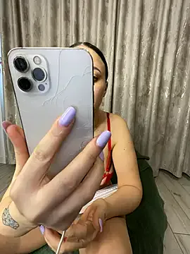 Discover RaisaSalvi, she wants to masturbate for you RaisaSalvi from StripChat